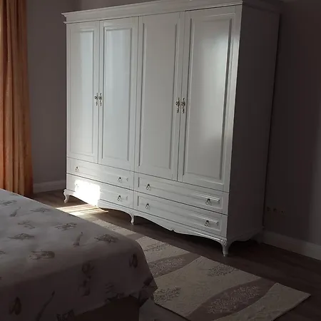 Erguvan Konaklari *
